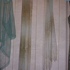 Lightweight mesh scarf